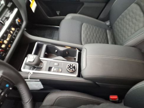 New 2025 Nissan Pathfinder SV image 15