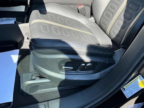 Used 2023 Rivian R1S Adventure AWD/4WD image 18