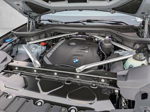 New 2026 BMW X5 xDrive40i w/ M Sport Package AWD/4WD image 17