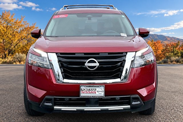 Used 2024 Nissan Pathfinder SL w/ Cargo Package FWD image 2
