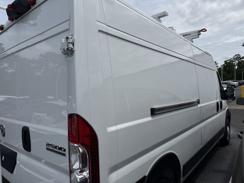 Used 2024 RAM ProMaster 2500 w/ Safety Group FWD image 15
