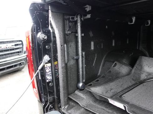 Used 2024 GMC Sierra 1500 AT4 w/ AT4 Preferred Package image 32