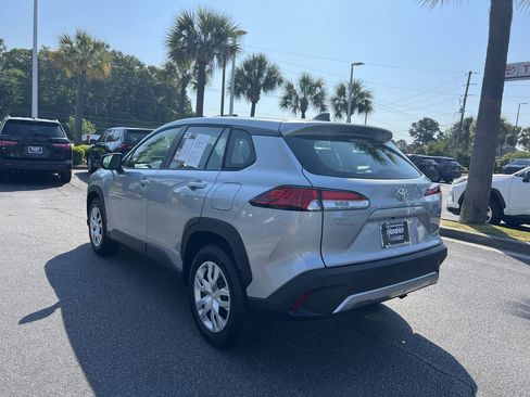 Used 2022 Toyota Corolla Cross L FWD image 8