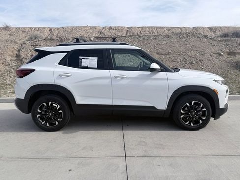 Used 2023 Chevrolet TrailBlazer LT w/ Convenience Package image 4