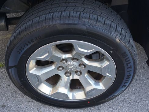 Used 2019 RAM 1500 Big Horn AWD/4WD image 14