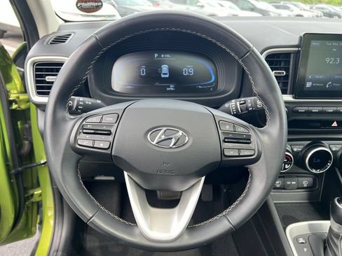 Used 2024 Hyundai Venue SEL FWD image 16