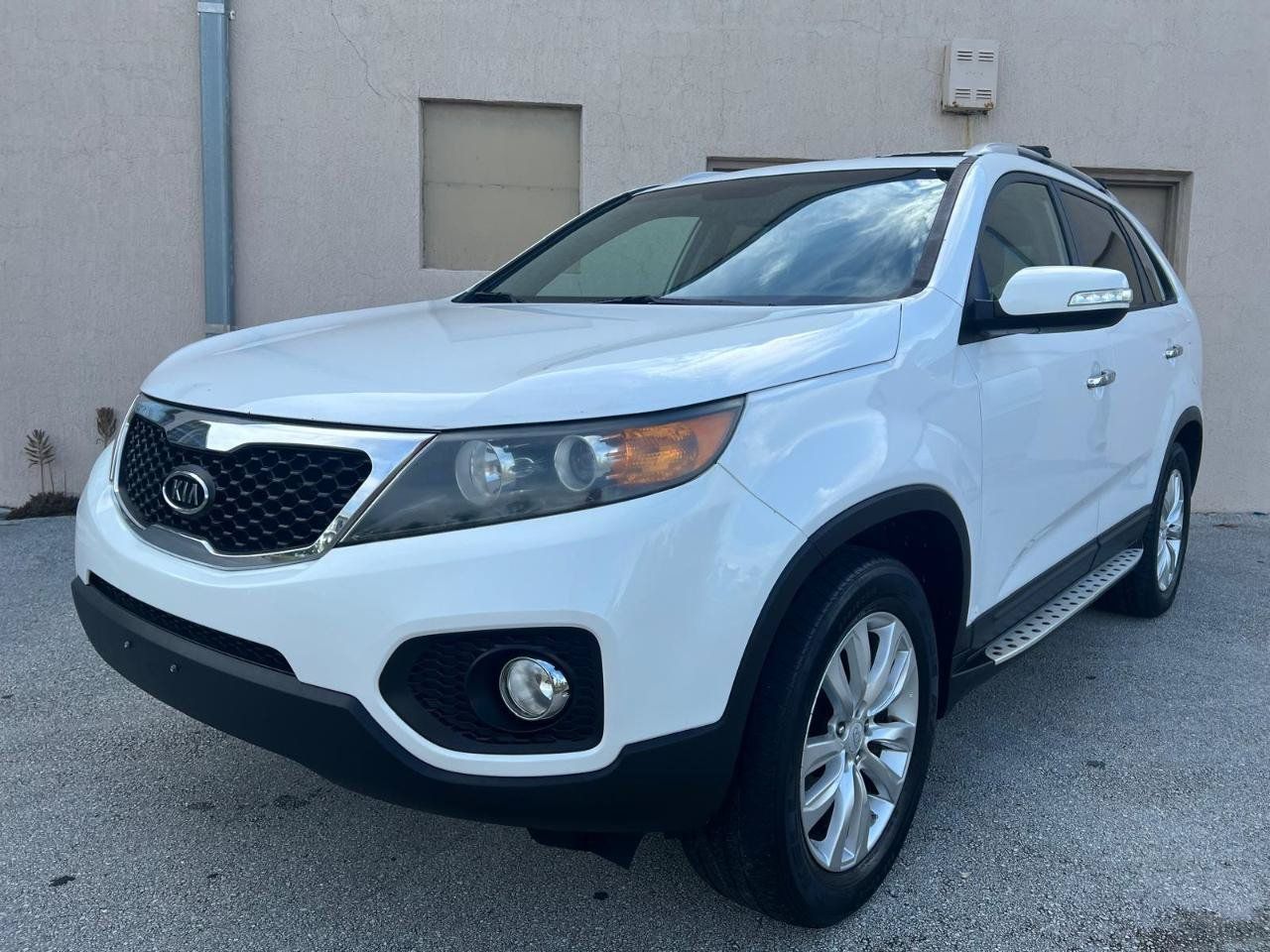 Used 2011 Kia Sorento LX w/ Convenience Pkg FWD image 3