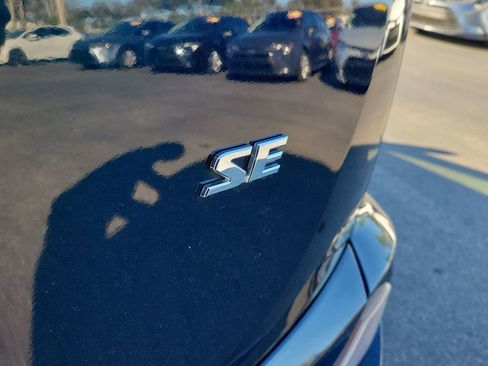 Used 2018 Toyota RAV4 SE w/ Power Extra Value Package image 7