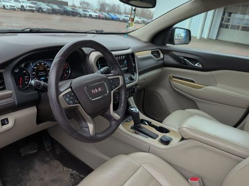 Used 2018 GMC Acadia Denali image 9