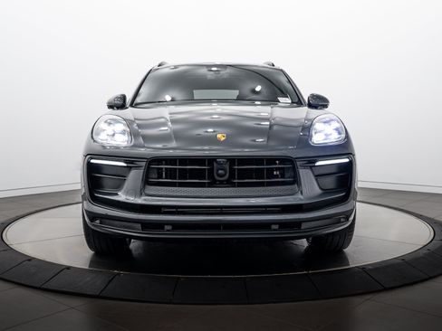Certified 2023 Porsche Macan AWD/4WD image 10