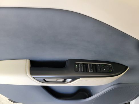 Certified 2023 Lexus RZ 450e Premium image 19