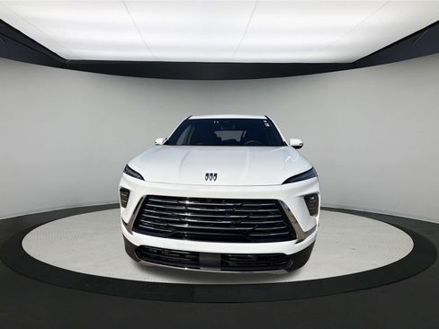 Used 2025 Buick Enclave Preferred image 2