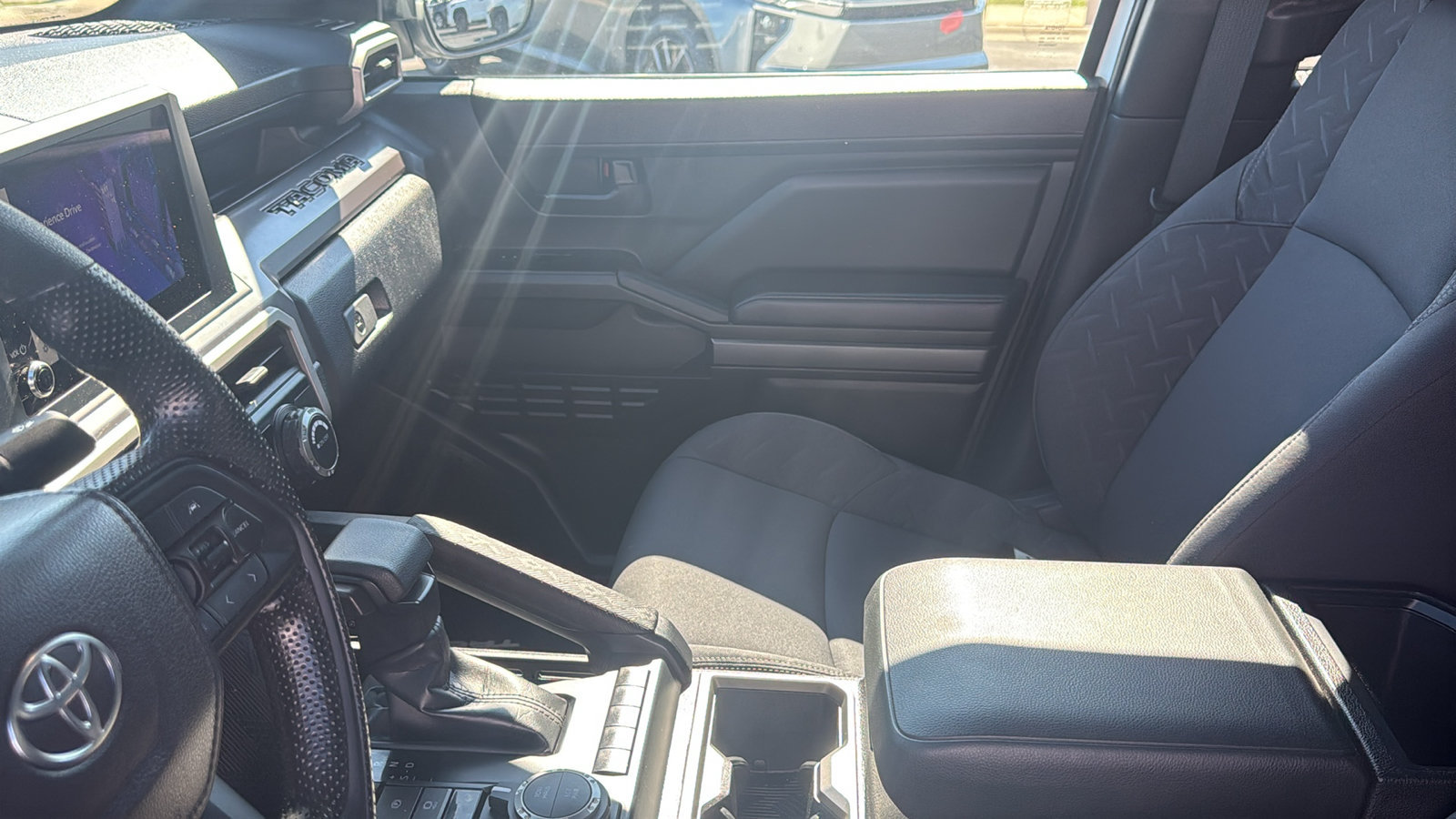 Used 2024 Toyota Tacoma SR5 AWD/4WD image 15
