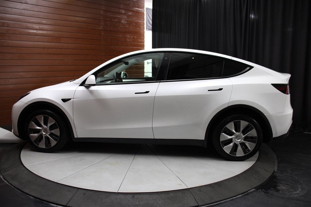 Used 2023 Tesla Model Y Long Range AWD/4WD image 12