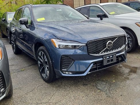 New 2026 Volvo XC60 B5 Plus w/ Climate Package image 2