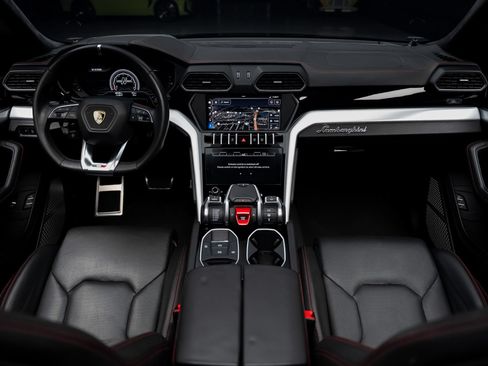Used 2019 Lamborghini Urus AWD/4WD image 41