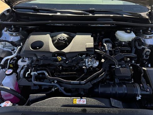 Used 2025 Toyota Camry SE w/ Convenience Package image 30