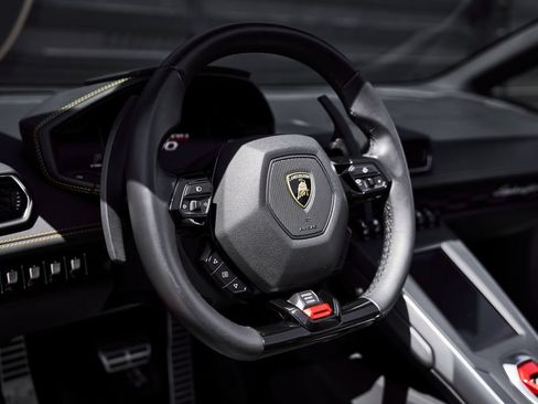 Used 2023 Lamborghini Huracan EVO RWD image 35