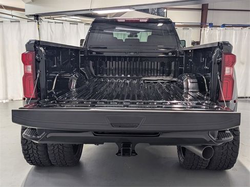 Used 2026 Chevrolet Silverado 3500 LTZ image 31