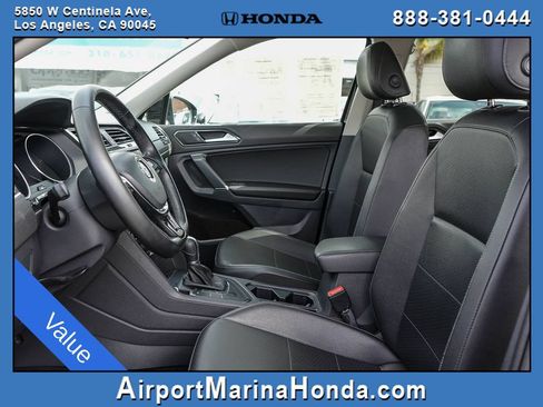 Used 2018 Volkswagen Tiguan SEL FWD image 23