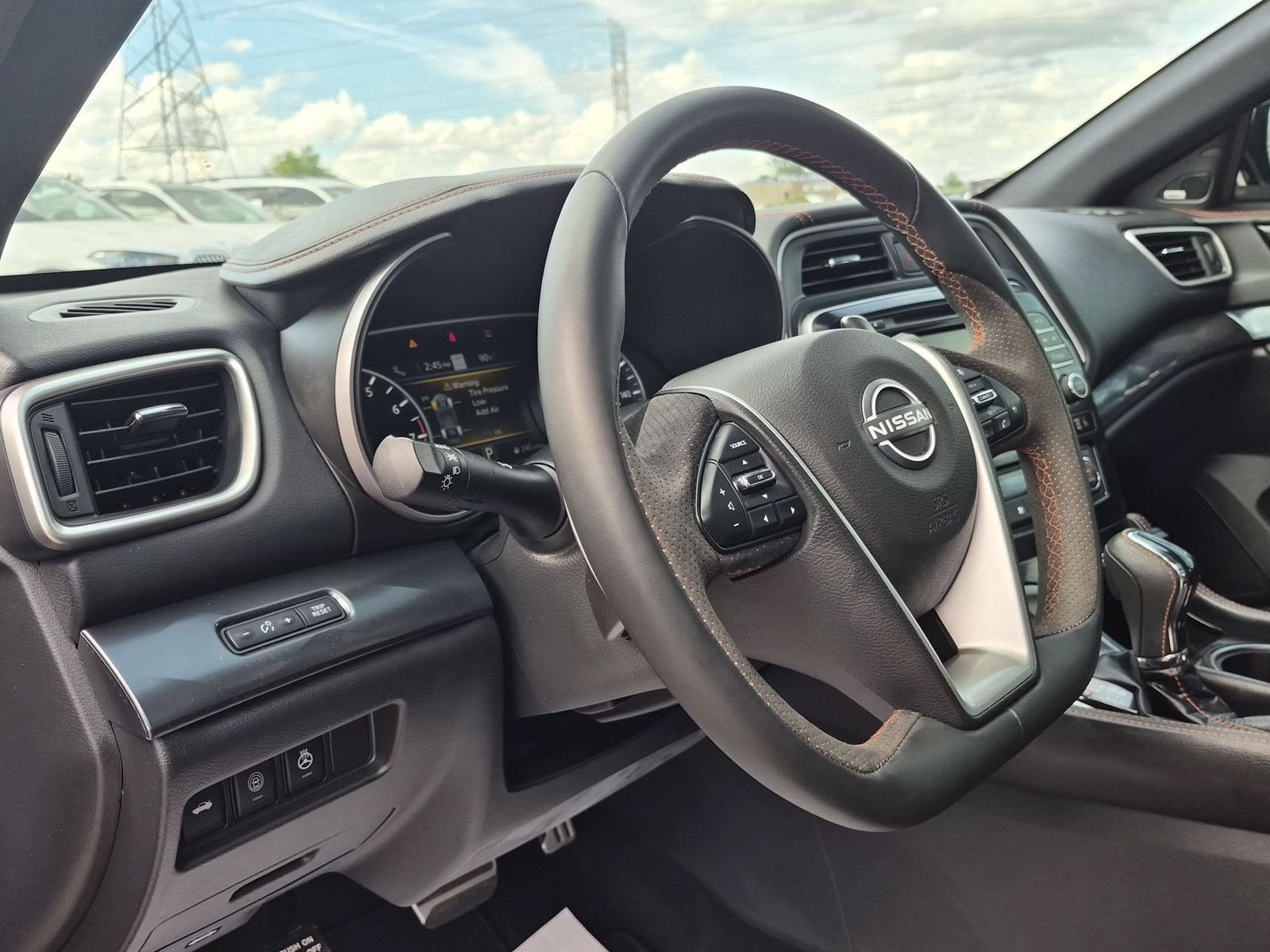 Used 2023 Nissan Maxima SR w/ Sport Mat Group FWD image 11