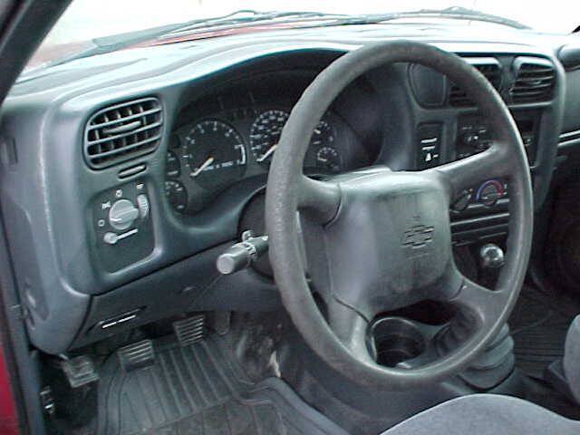 Used 2002 Chevrolet S10 Pickup 2WD Regular Cab image 31