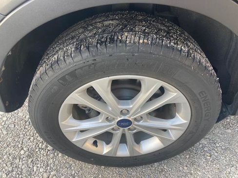 Used 2017 Ford Escape SE AWD/4WD image 11
