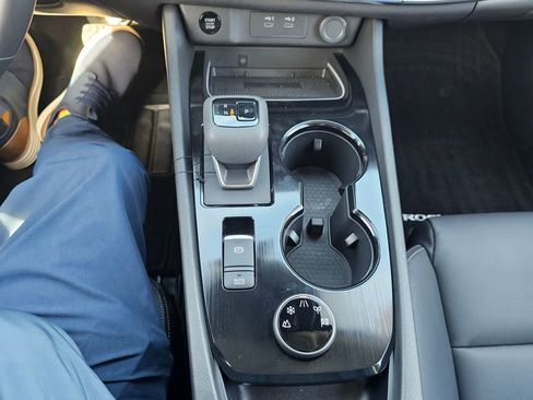 Certified 2025 Nissan Rogue SL w/ Tech Package image 33