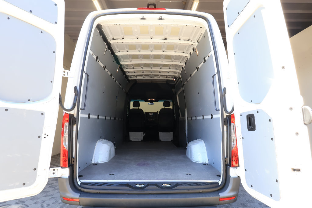 Used 2023 Mercedes-Benz Sprinter 2500 image 14