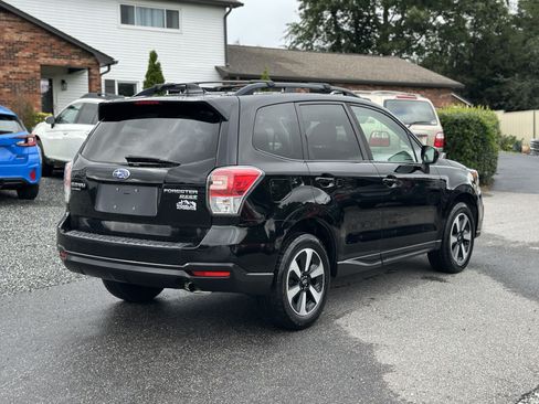 Used 2017 Subaru Forester 2.5i Premium w/ All-Weather Package AWD/4WD image 3