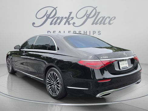 Used 2024 Mercedes-Benz S 580 4MATIC Sedan image 3