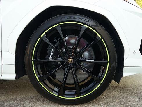 Used 2022 Lamborghini Urus Graphite Capsule image 38