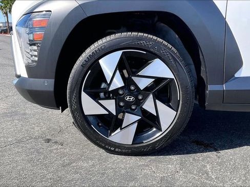 Used 2024 Hyundai Kona Limited image 8