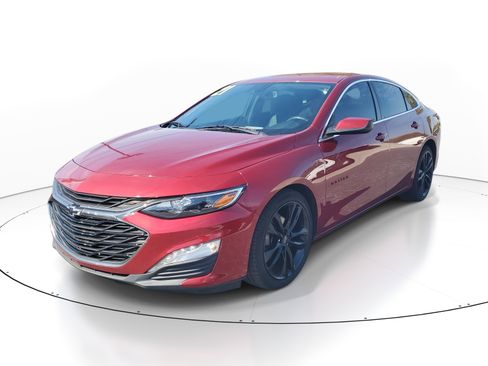 Used 2021 Chevrolet Malibu LT w/ Leather Package image 3
