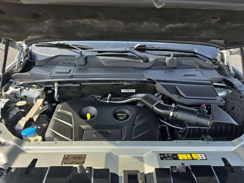 Used 2017 Land Rover Discovery Sport HSE Luxury image 13