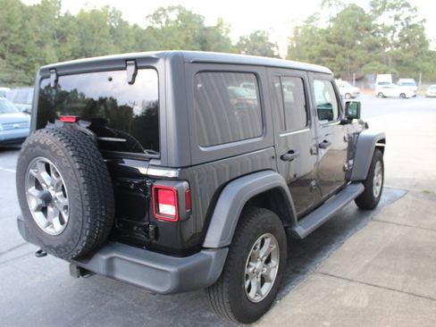 Used 2020 Jeep Wrangler Unlimited Sport image 3