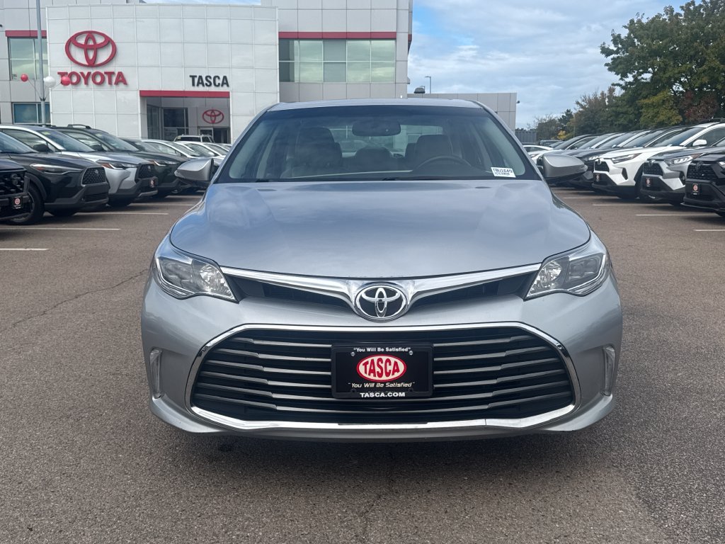 Used 2016 Toyota Avalon XLE Premium FWD image 2