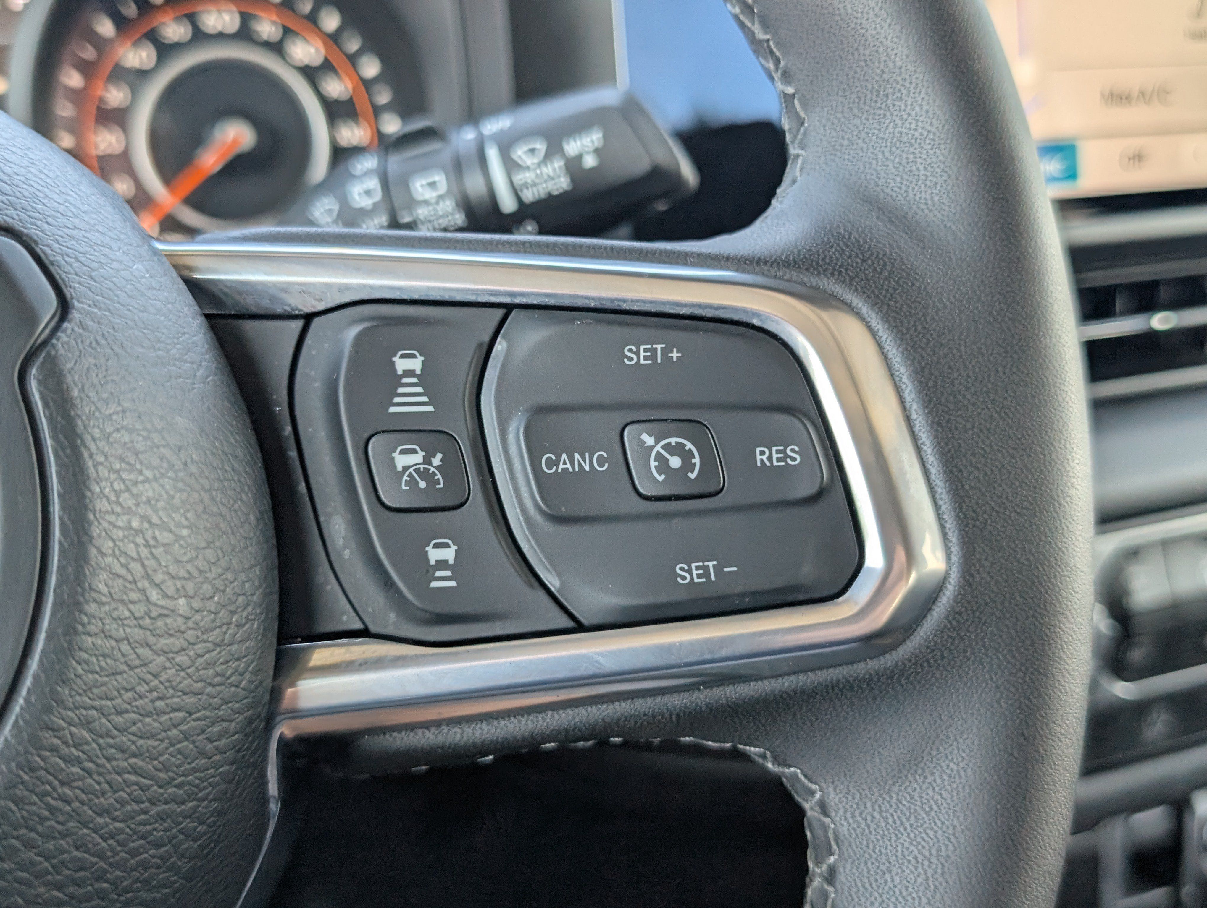 Used 2026 Jeep Wrangler Unlimited Sahara AWD/4WD image 25