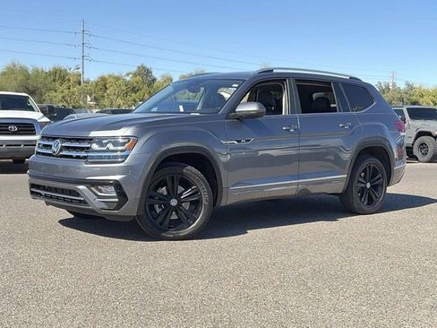 Used 2019 Volkswagen Atlas SE w/ Panoramic Sunroof Package image 2