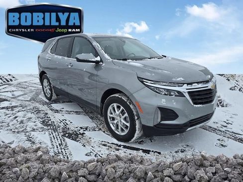 Used 2024 Chevrolet Equinox LT image 2