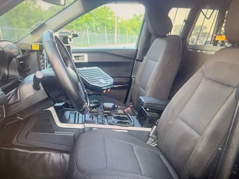 Used 2022 Ford Explorer 4WD Police Interceptor image 6