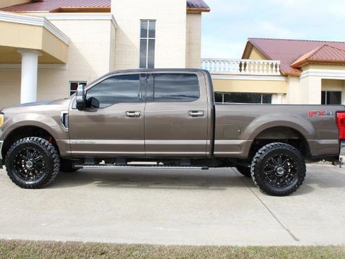 Used 2017 Ford F250 Lariat w/ Lariat Ultimate Package image 11