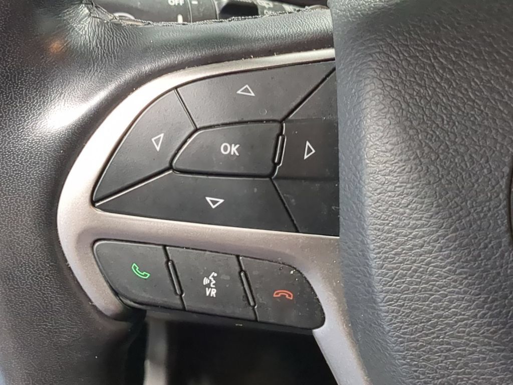 Used 2021 Jeep Grand Cherokee Limited AWD/4WD image 29