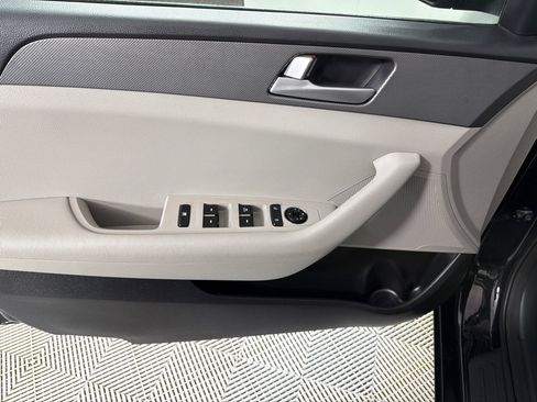 Used 2015 Hyundai Sonata SE FWD image 11