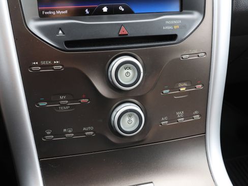 Used 2013 Ford Edge SEL image 26