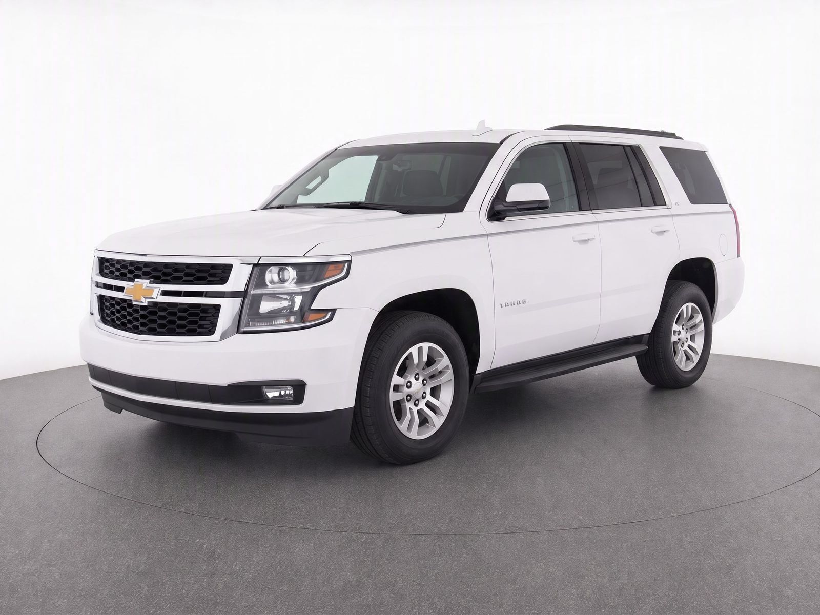 Used 2018 Chevrolet Tahoe LT RWD image 2