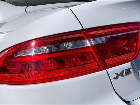 Used 2018 Jaguar XE Portfolio RWD image 28