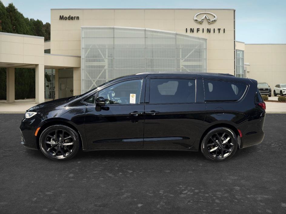 Used 2025 Chrysler Pacifica Limited FWD image 17