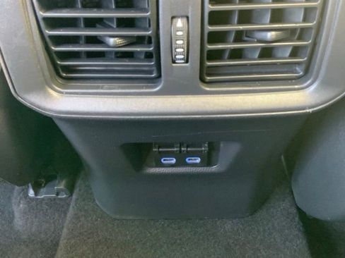 Used 2022 Toyota RAV4 XLE w/ Convenience Package image 16