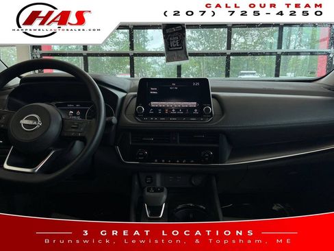 Used 2024 Nissan Rogue SV AWD/4WD image 14